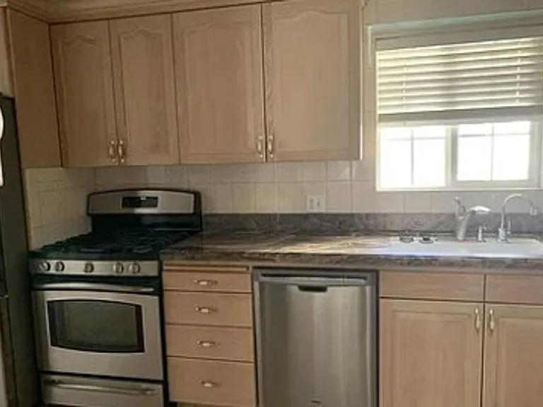 299 N Highland Dr — Photo 7