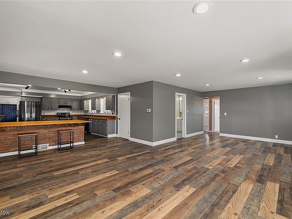 3rd image of 1218 Township Road 593