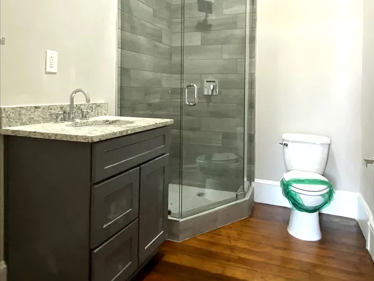 En Suite Bath #1