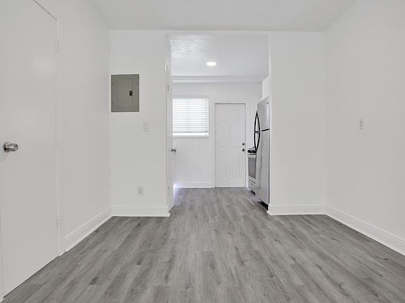 5th image of 7325 Carlyle Ave Unit 11-7315C-1