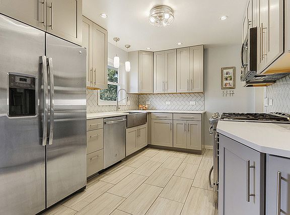 2nd image of 428 N Stewart Ave