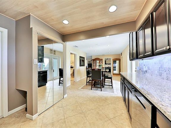 4th image of 1295 E Fowler Dr