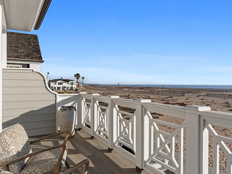 1215 E Balboa Blvd — Photo 37