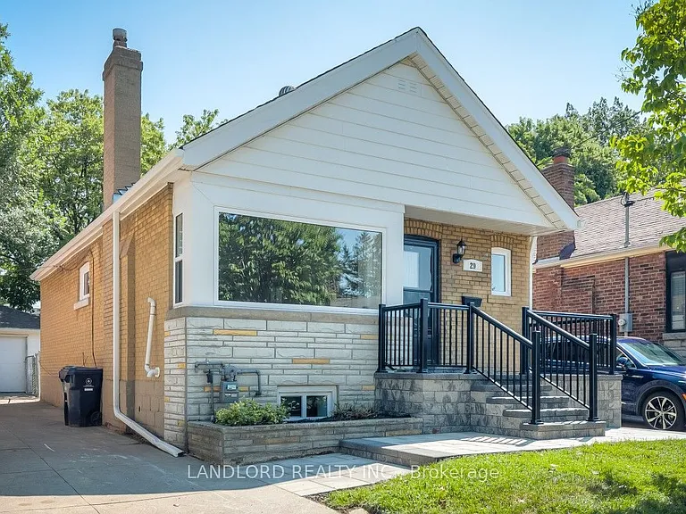 29 Hutton Ave — Photo 32