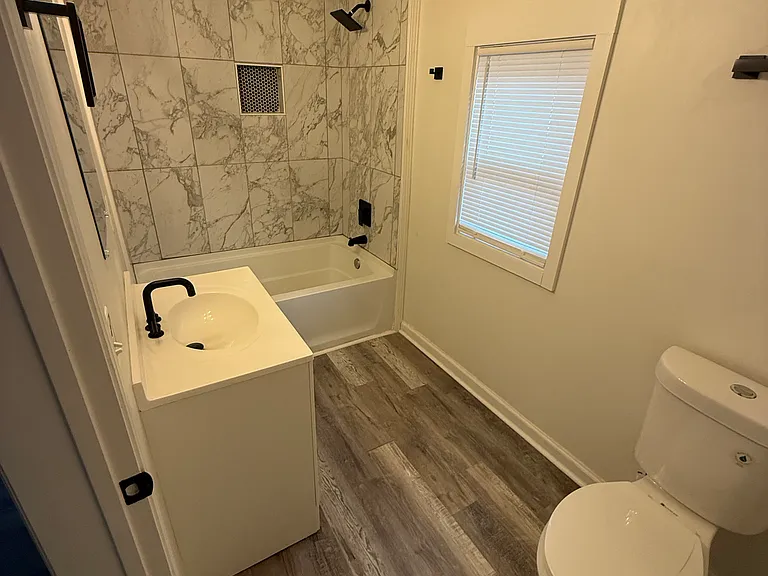 125 Christopher Street Ext — Photo 6