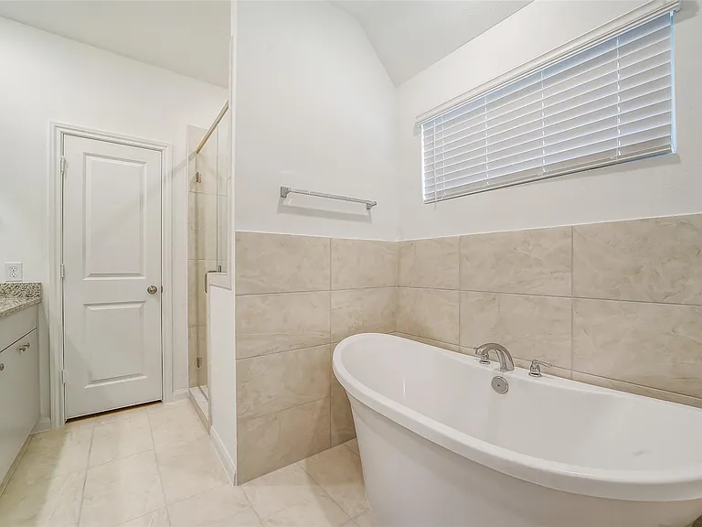 11928 Lakewood West Dr — Photo 14