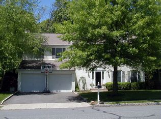 21 Pittenger Rd, Three Bridges, NJ 08887