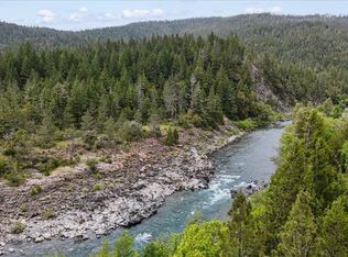 300 Nugget Ln, Gasquet, CA