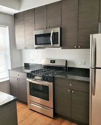 2nd image of 1640 W Pratt Blvd Unit 46-2I