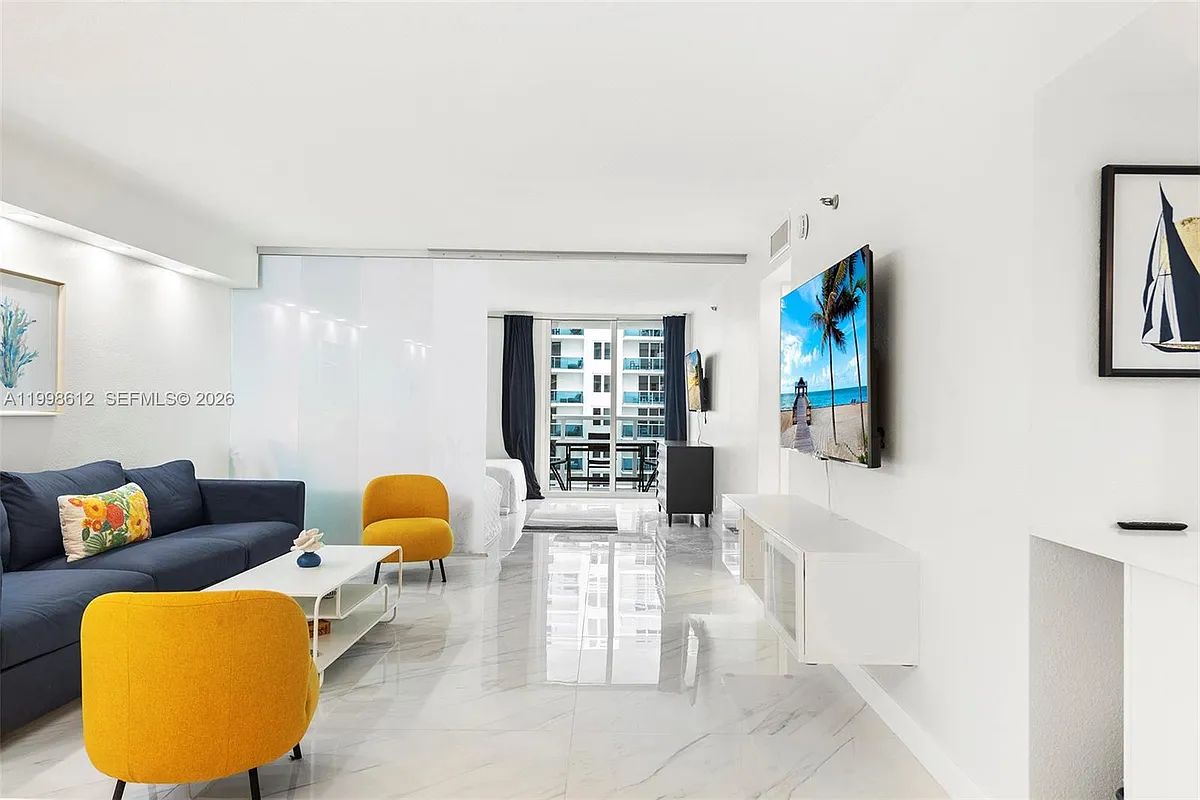 Building Photo - 2401 Collins Ave #1007