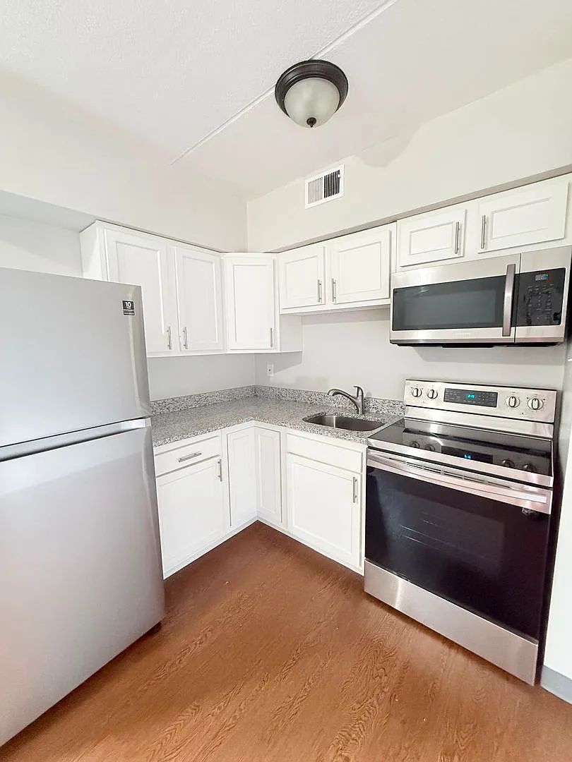 462 South Ave — Photo 3