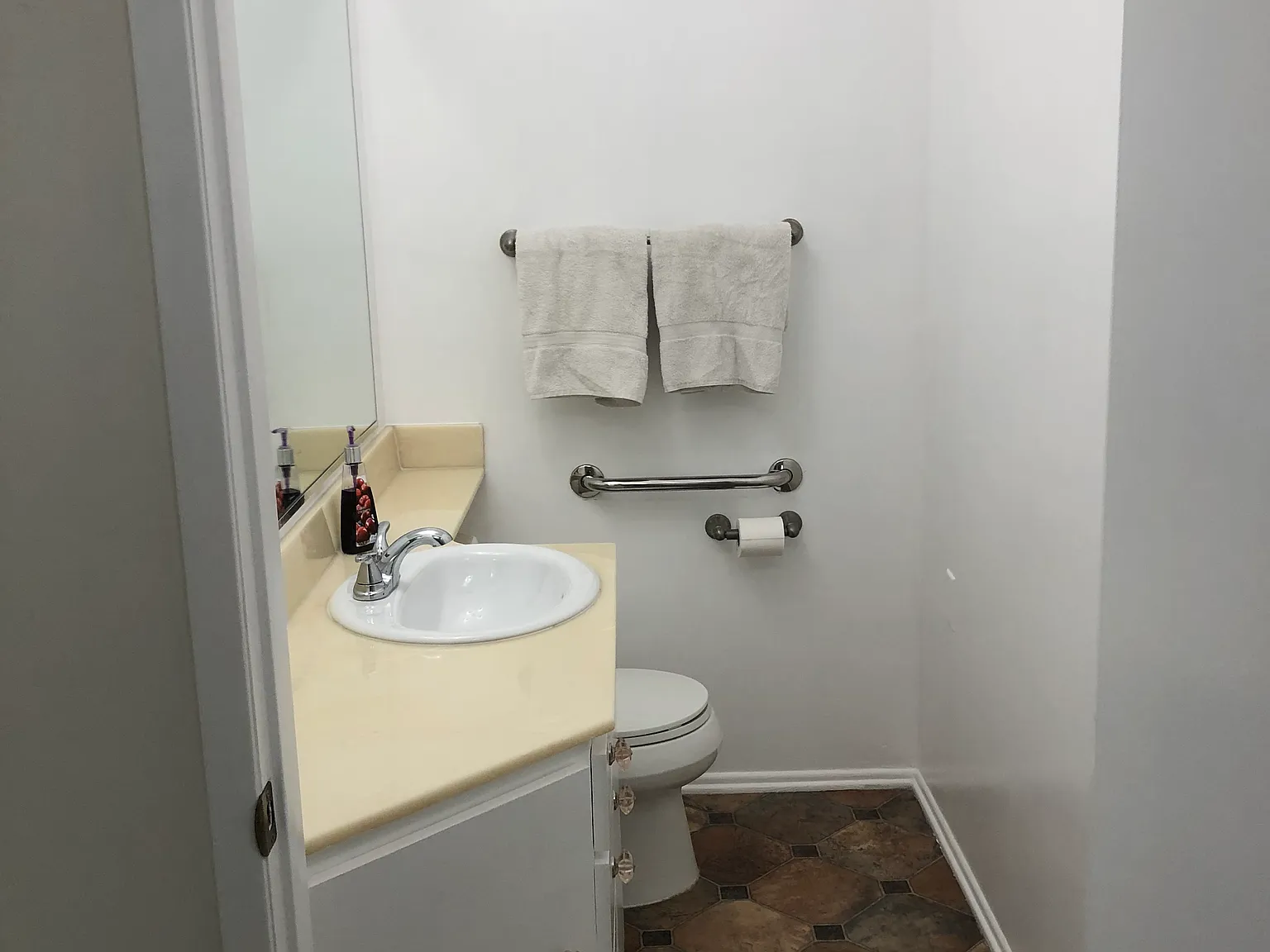 3 bed, 1658 sqft, $5,500 — Photo 4