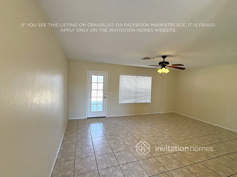 11013 W Augusta Ave — Photo 3