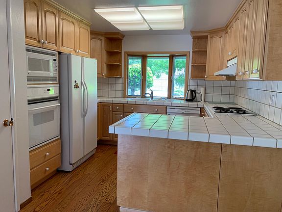 2nd image of 1567 James Town Dr