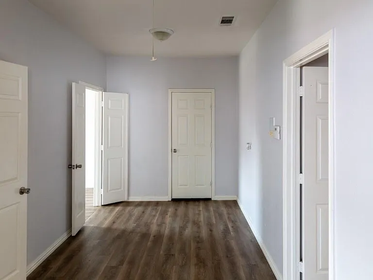 1524 Jessica Ln — Photo 6