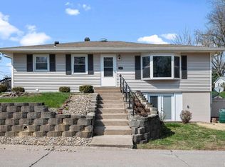 905 33rd Ave, Moline, IL 61265