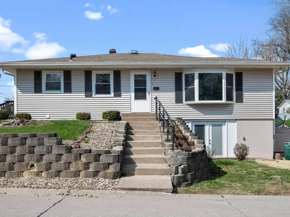 905 33rd Ave, Moline, IL 61265