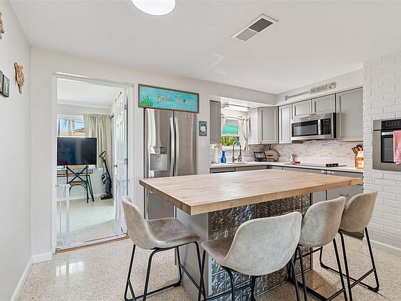 4th image of 5945 62ND AVENUE N