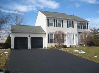 104 Drake Ln, North Wales, PA 19454