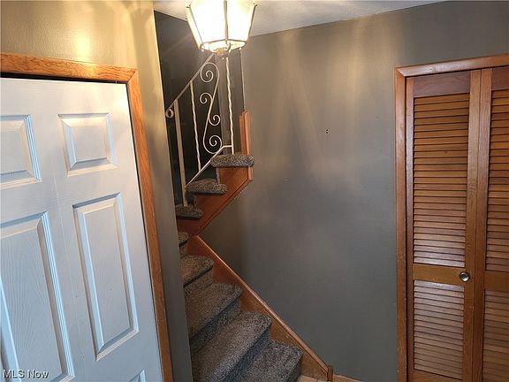 2nd image of 3005 Bowmen Ln