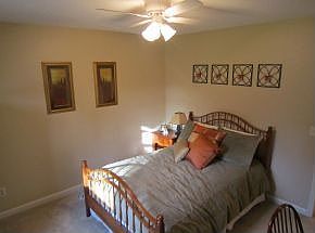 4th image of 4119 Bradford Ln