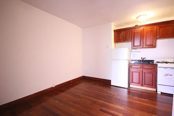 Rented by Compass | media 28