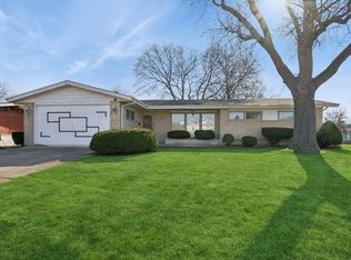 5623 N Manor Ln, Chicago, IL