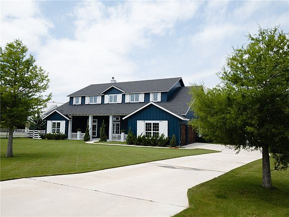 3rd image of 215 Cypress Springs Dr