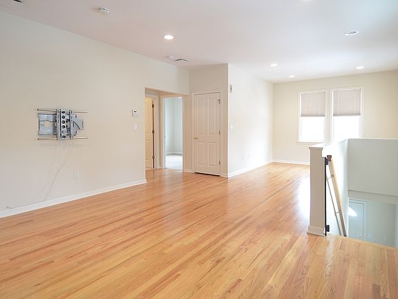 69 Murray Avenue