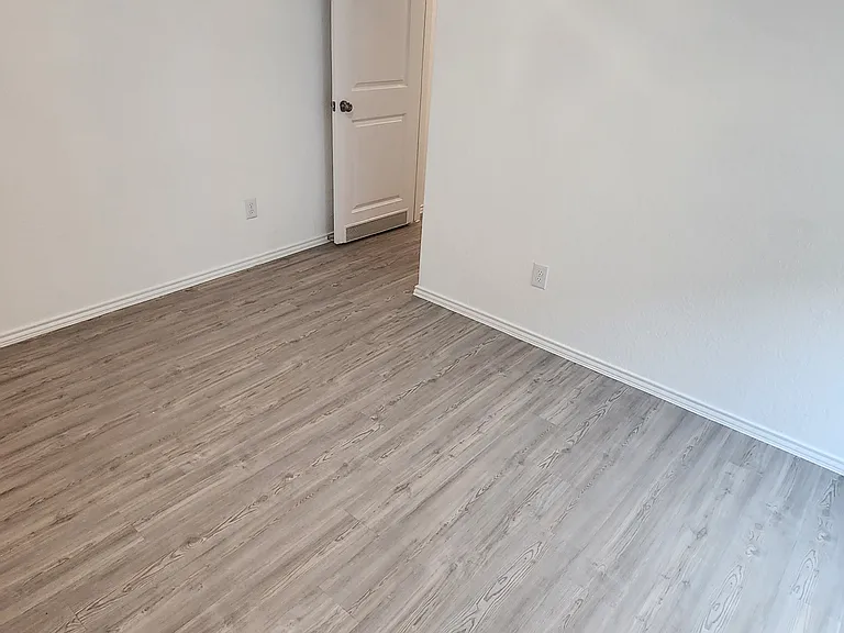 2815 Charpak Dr — Photo 24