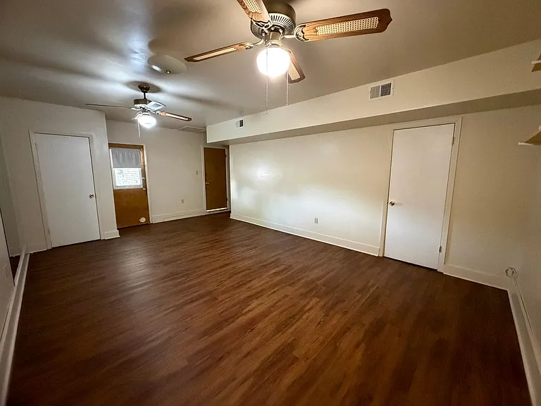 3403 Colony Dr — Photo 17