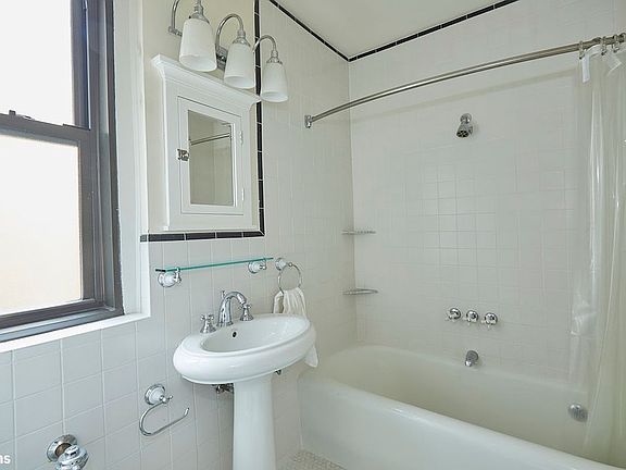5th image of 315 W 86th St APT 14D