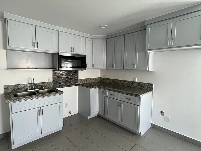 8677 Dearborn Ave — Photo 5