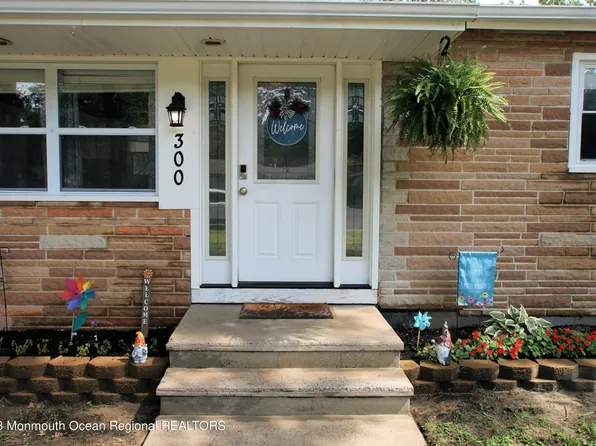 300 Colin Lane, Williamstown, NJ 08094