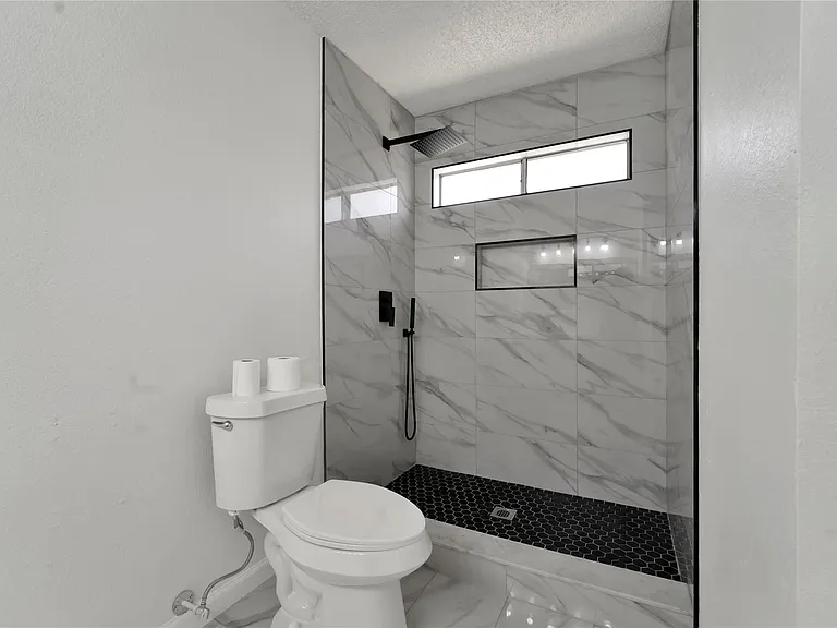 1019 Sanders Dr — Photo 17