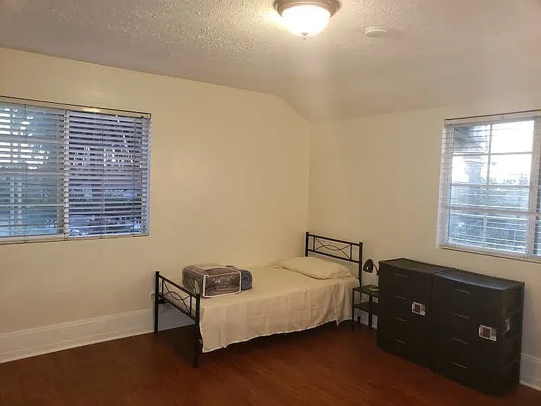 200 N Benton Way — Photo 15