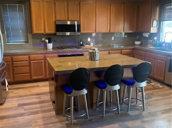 23682 Saratoga Springs Pl, Murrieta, CA 92562