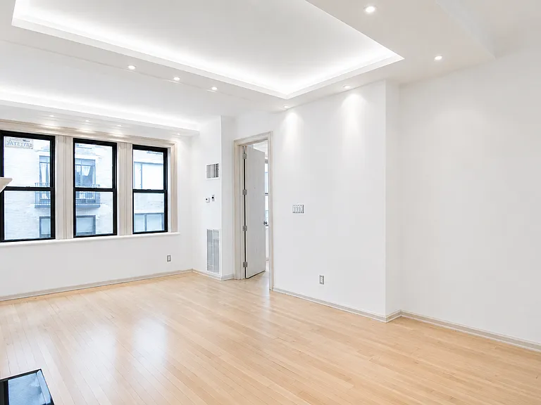 145 W 58th St #11M — Photo 3