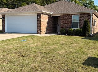 5735 Brookshire Dr, Jonesboro, AR 72401