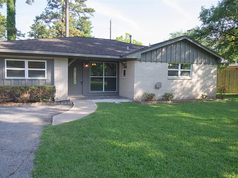 322 Broad Ripple Dr — Photo 1