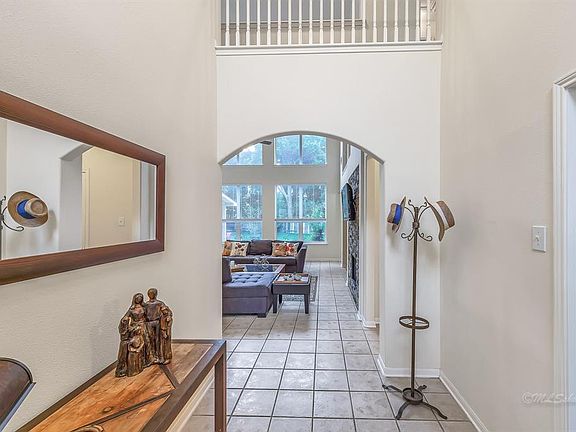 3rd image of 22503 Crownfield Ln