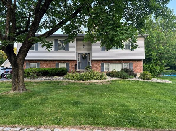 33 Lake Nanuet Dr