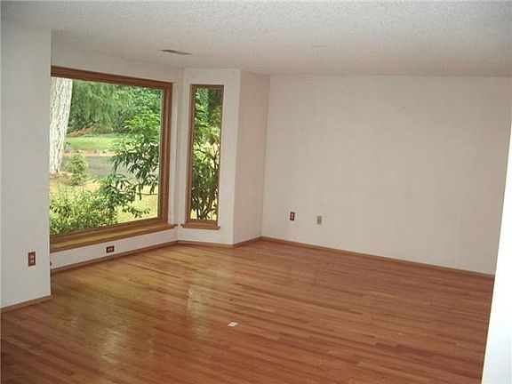 5th image of 11422-B Gravelly Lake Dr SW