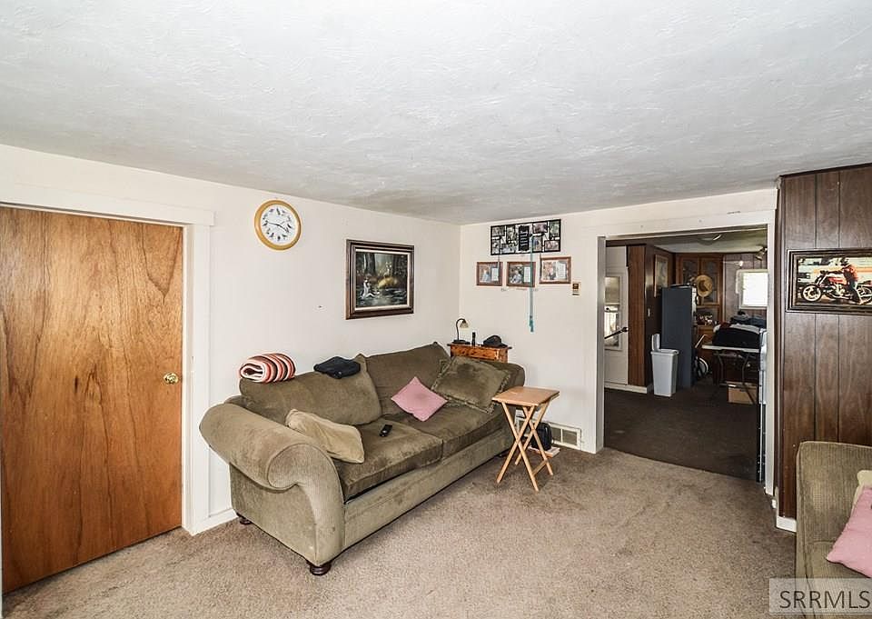 2nd image of 313 W 18th St