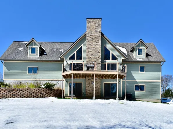 1675 N Hillview Dr, Cochrane, WI 54622