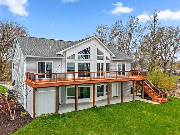 3rd image of 534 Resort Rd