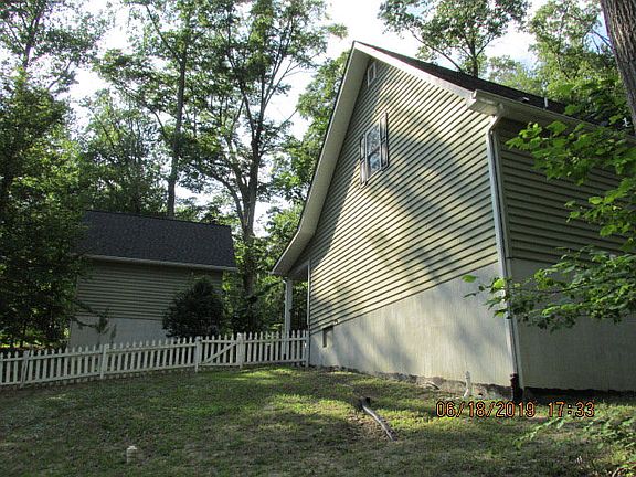 5th image of 181 Grove Dr