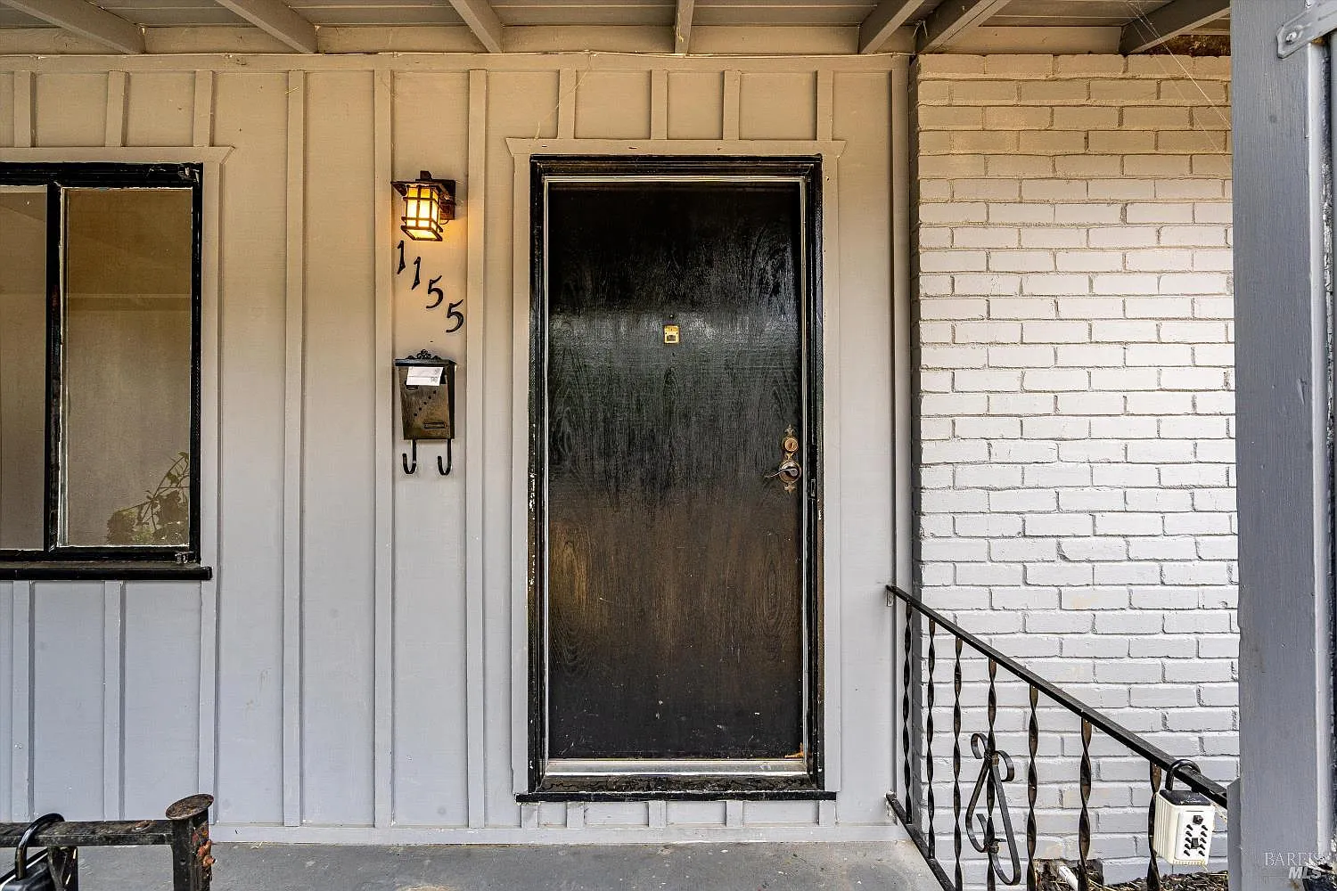 1155 Hudson Avenue - Photo 3