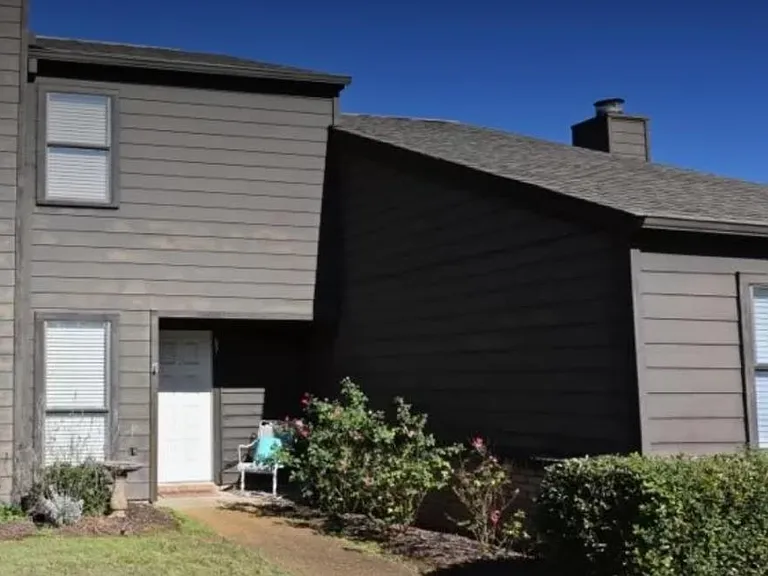 57 Woodlake Dr — Photo 2
