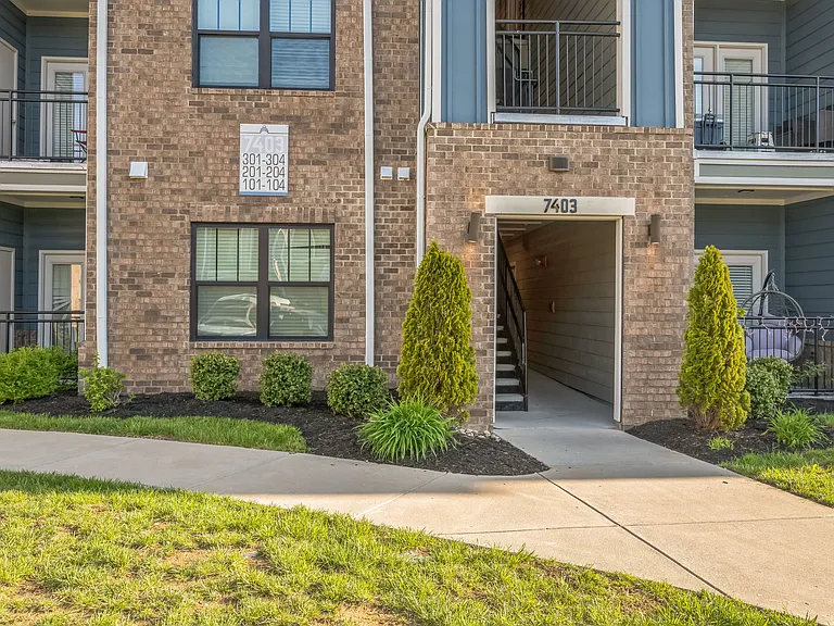 Frontgate Apartments — Photo 53